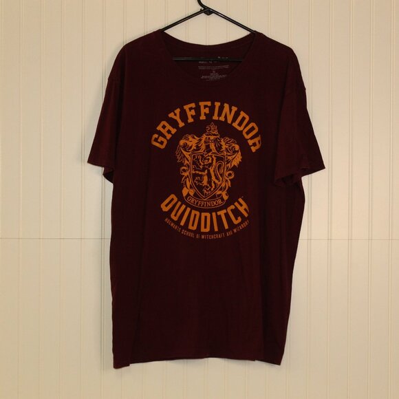 Harry Potter Gryffindor Quidditch Wizarding World of HP T-Shirt Size XL - Picture 1 of 13
